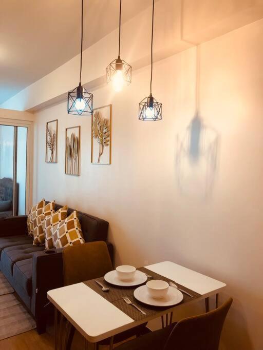 The Celandine By Dmci Homes Caloocan Esterno foto